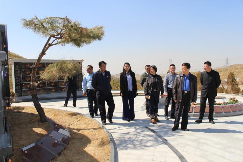 包頭市民政局領導蒞臨九龍園參觀指導